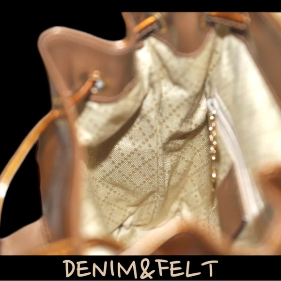 GUCCI Golden Vintage Patent Leather Bamboo Drawstring Backpack | PRELOVED!!🧡🤎 - Picture 14 of 16